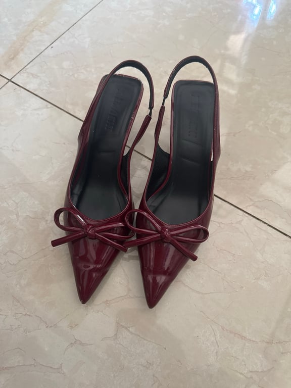 Giày đỏ size 36