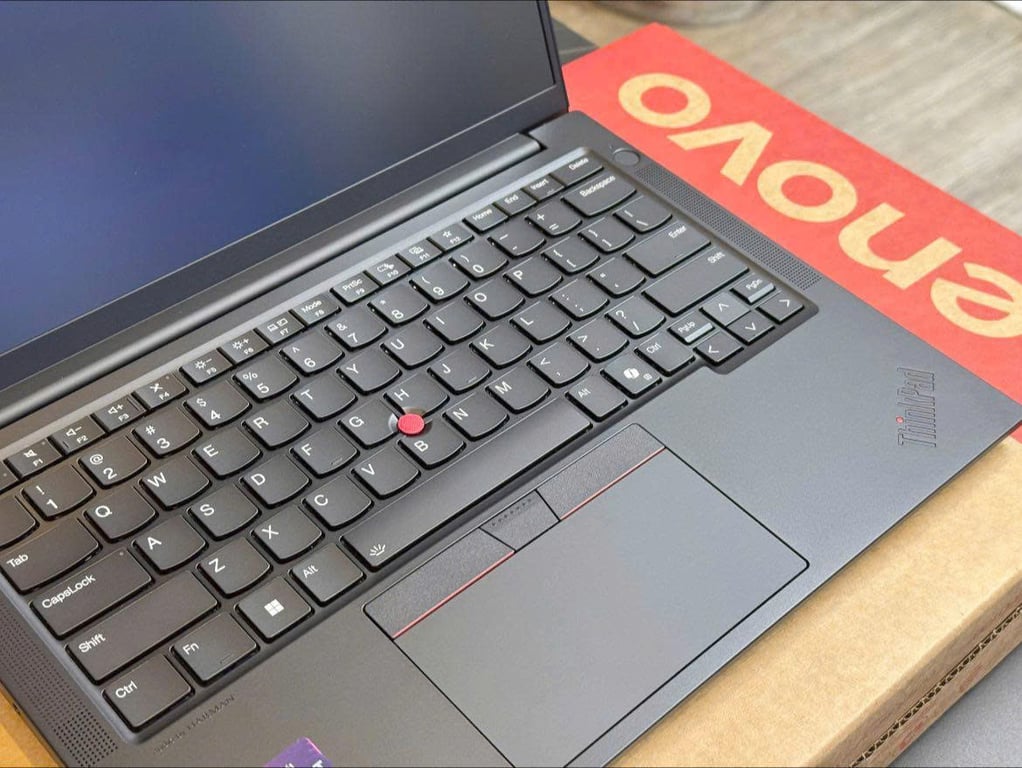 Laptop Lenovo ThinkPad E14 Gen 7 21SX002QVA