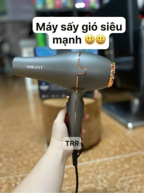 Máy sấy tóc SOKANY 8807 có 2 chế độ Nóng - Lạnh tặng kèm đầu tạo kiểu