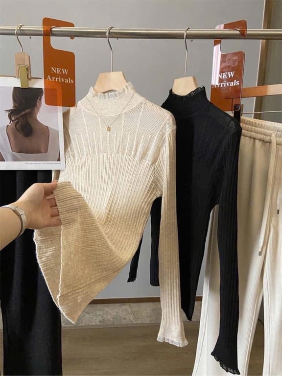 chiếc áo len cổ bèo