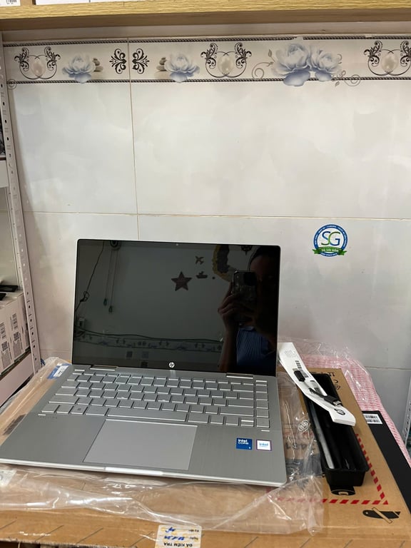 Laptop HP Pavilion X360 14-ek2017TU 9Z2V5PA (CPU Intel Core 5 120U/ RAM 16GB/ SSD 512GB/ 14 inch FHD/ Cảm ứng/ Win 11/ Bạc)