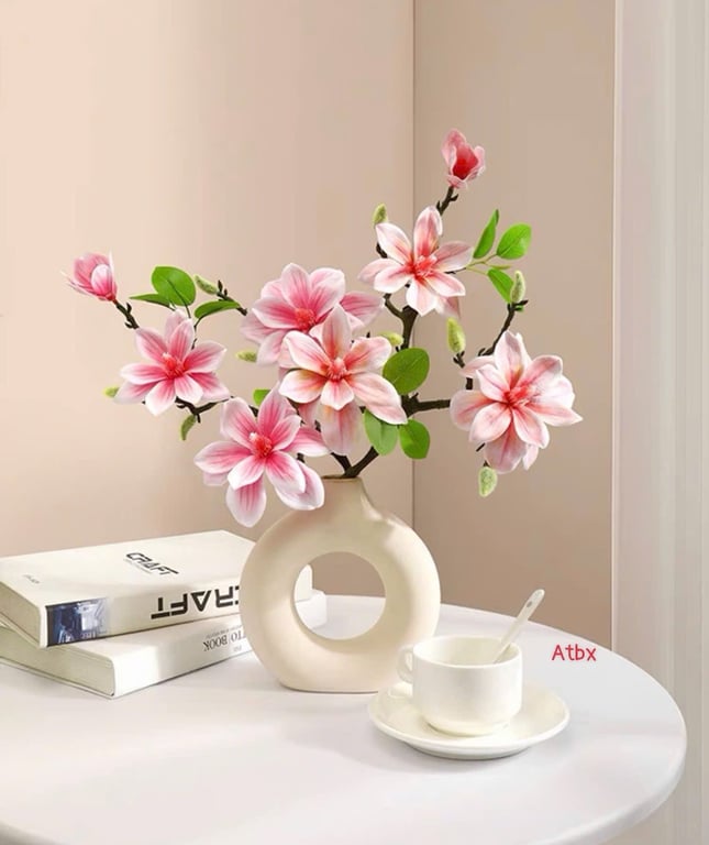 Bình Gốm Sứ Kèm 2 Cành Hoa Mộc Lan