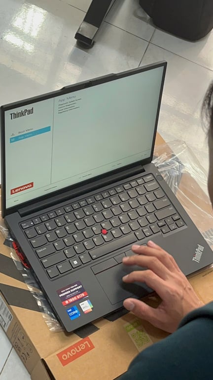 Laptop Lenovo ThinkPad E14 Gen 5 21JK006HVA (Intel Core i7-1355U/ 16GB/ 512GB/ Intel Iris Xe/ 14 inch WUXGA/ No OS/ Đen)