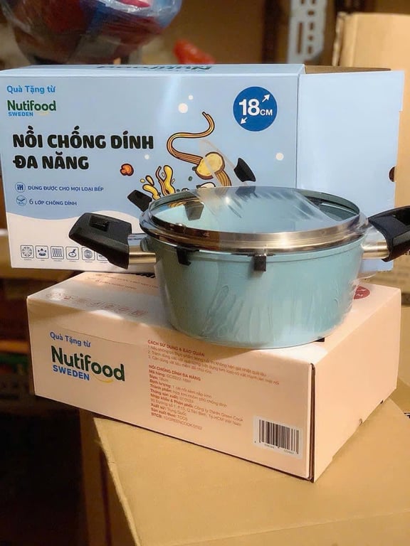NỒI VÂN ĐÁ HOA CƯƠNG MIỆNG RÓT 20CM GREEN COOK ( hàng KM của nutifood )