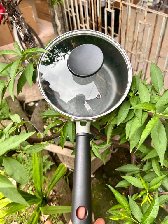 QUÁNH CHỐNG DÍNH SAUCEPAN OKITSUMO LOCKNLOCK 18CM