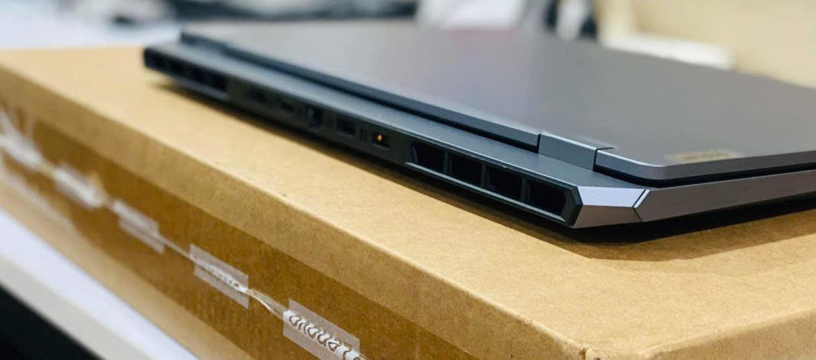 MÁY TÍNH XÁCH TAY LENOVO LOQ - 15IAX9 - 83GS001SVN , 15.6IN FHD_144HZ, CORE_I5-12450HX, 12GB_DDR5, SSD_512GB, NVIDIA GEFORCE RTX 2050 4GB GDDR6, WIN 11, XÁM