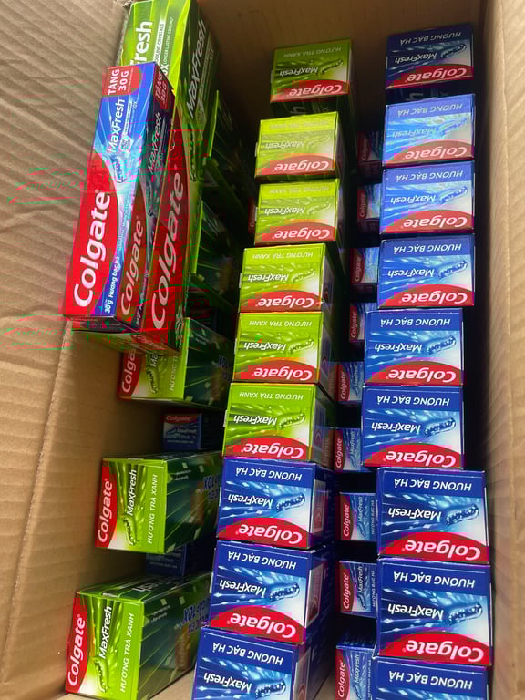 colgate 180g bạc hà/than tre/trà xanh