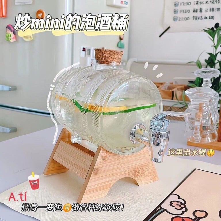 BÌNH THUỶ TINH ĐỰNG RƯỢU, ĐỰNG NƯỚC CÓ VÒI KÈM KỆ GỖ