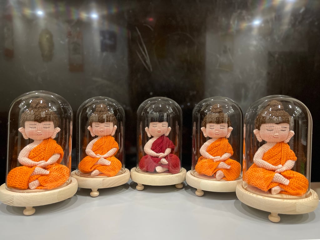 Khung kính tròn có đèn led size 18*20cm