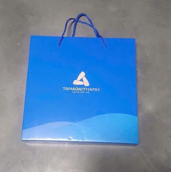 Đồng hồ Tân Á Đại Thành