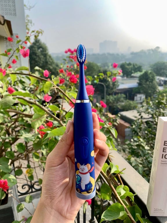 Bàn chải đánh răng điện dành cho trẻ em + 8 đầu bàn chải + sạc USB