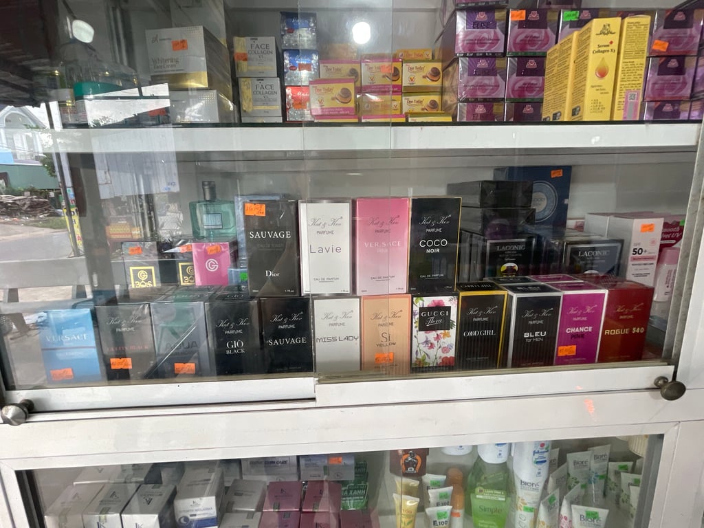 Nước hoa vuông C/50ml đủ mùi