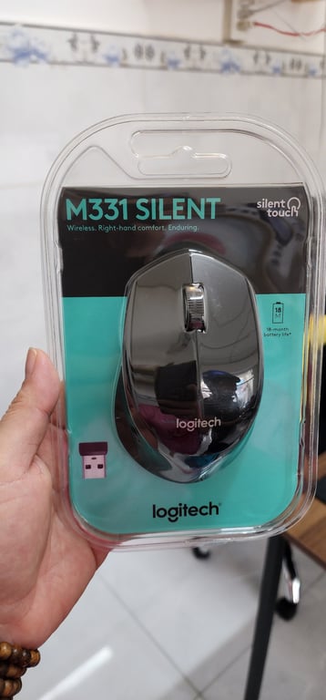 Chuột Máy Tính Không Dây Logitech M331 Silent