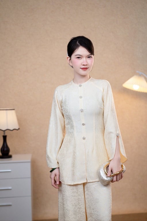 Pháp phục Vân Du kem (có bigsize)