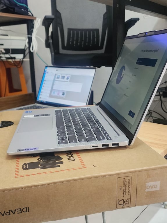 Laptop Lenovo Ideapad Slim 5 14IAH8 83BF002NVN I5-12450H/ 16GB/ 512GB PCIE/ 14.0 WUXGA/ WIN11/ XÁM