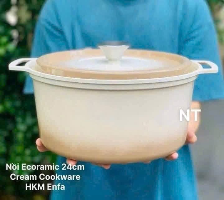 Nồi có 2 quai tay nắm liền đế từ Cream Cookware Ecoramic 24cm