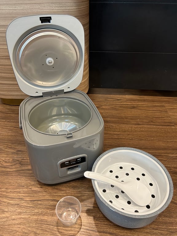 Thơm ngon như cơm nhà nấu với nồi cơm điện Lebenlang LBL0587