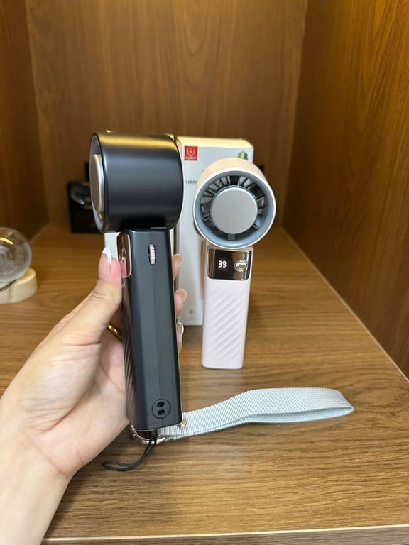 Quạt cầm tay tích điện H-Fanx Eisbar Germany – 199 tốc độ gió