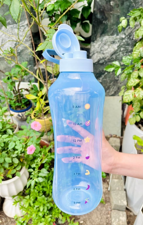 bình nước tupperware 2L