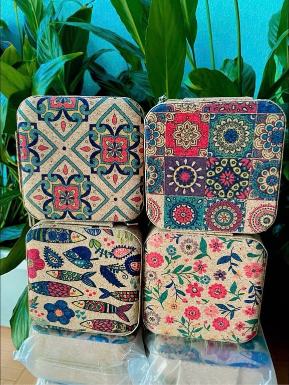 Hộp kim chỉ đa năng vintage