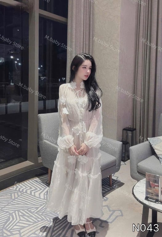 N043- váy ZMM tơ hoa trắng