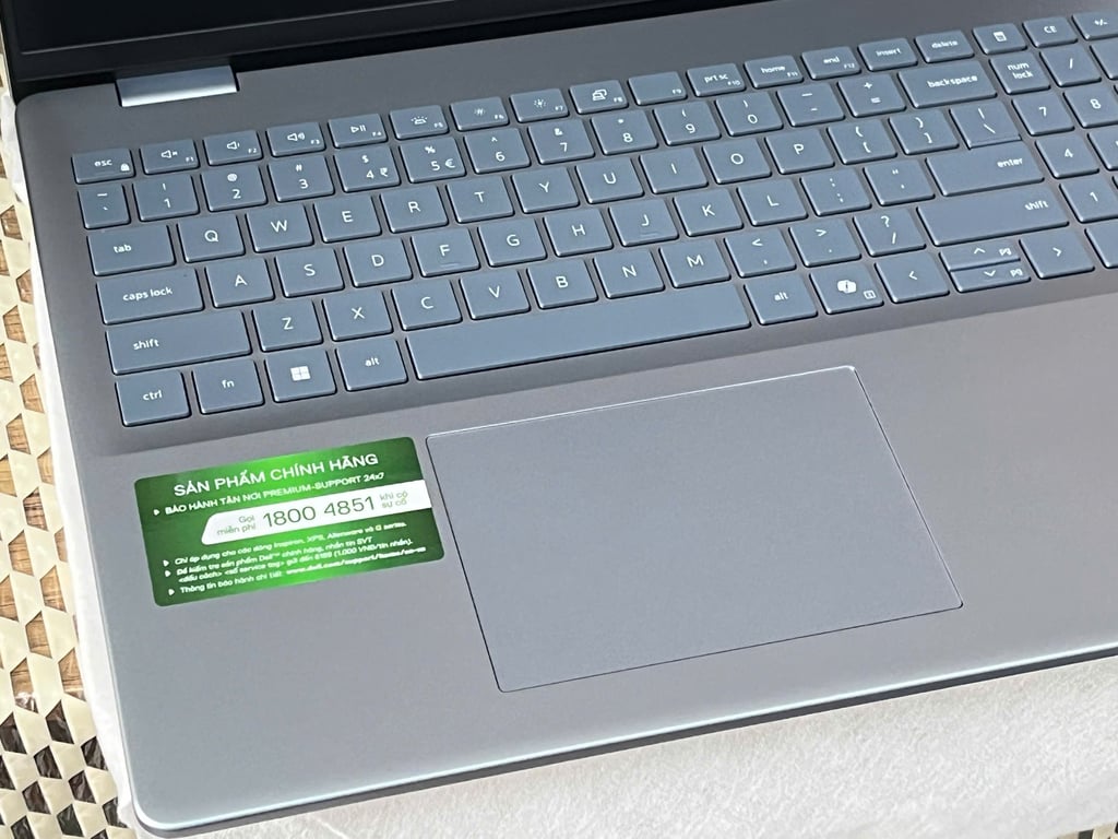 Laptop Dell Inspiron 16 5640 KHPF5 (Intel Core 7 150U | 16GB | 1TB | MX570 2GB | 16 inch FHD + | Win 11 | Office | Xanh)