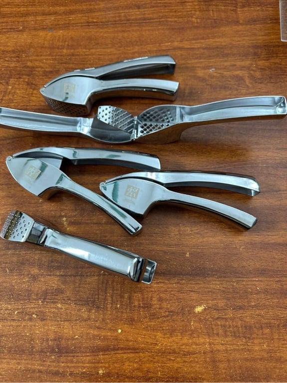 Dụng cụ ép tỏi zwilling Đức