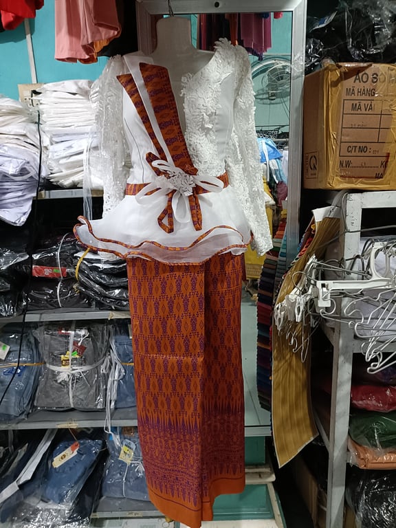 Set khơ me nâu