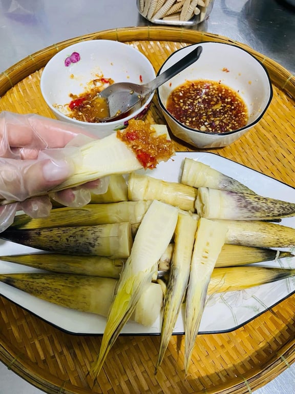 1kg măng vầu ngọt luộc sẵn kèm chẩm chéo