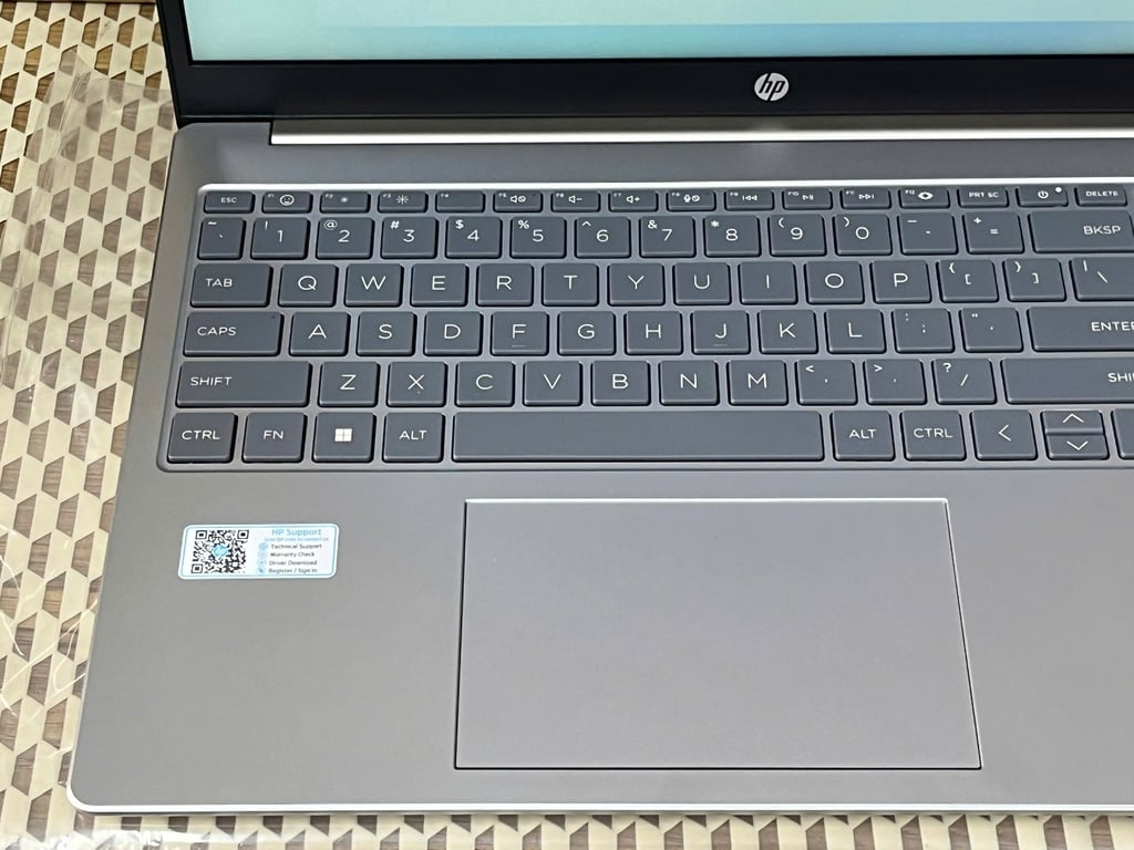 Laptop HP 15 fd0234TU 9Q969PA – Core i5 1334U/ram 16GB/SSD 512GB/15.6inch FHD/Win11/Gold