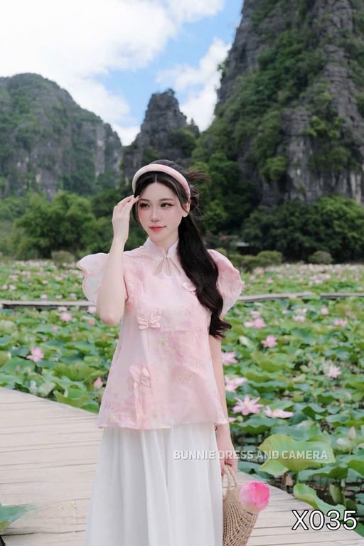 X035- set yếm hoa gấm kèm bờm