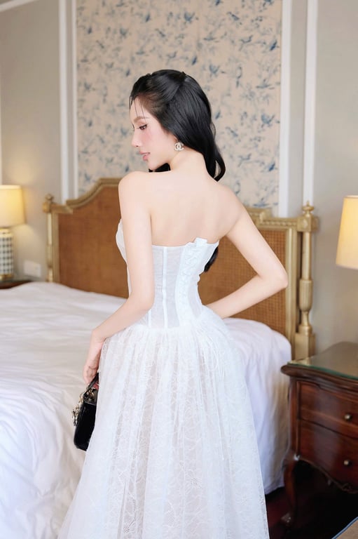 Đầm ren cup dài đan dây brand OBIBI
