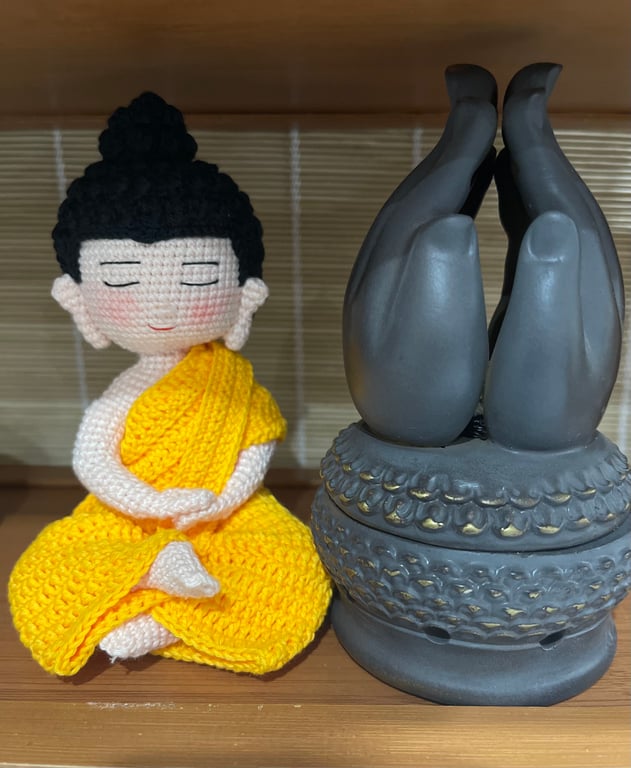 Phật Thích Ca móc len handmade cao 13cm sợi ctvn