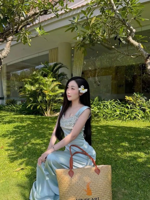Đầm lụa xanh hot 2 dây