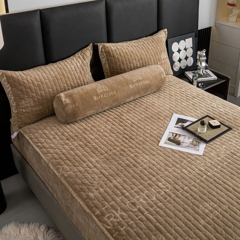 Set 4 món ga gối nỉ nhung Mark Jacob