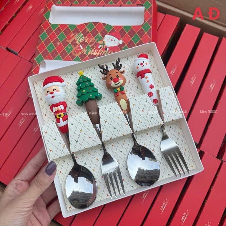 GIFT SET THÌA + NĨA BẢN GIÁNG SINH