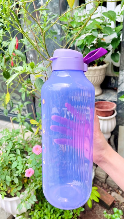 bình nước tupperware 2L