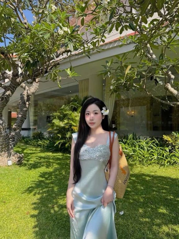 Đầm lụa xanh hot 2 dây