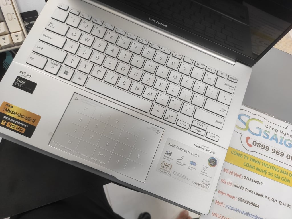 Laptop Asus Vivobook 15 OLED A1505VA-MA492W (Intel Core i7-13700H/ 16GB/ 512GB/ 15.6 inch 2.8K OLED/ Win 11/ Bạc)