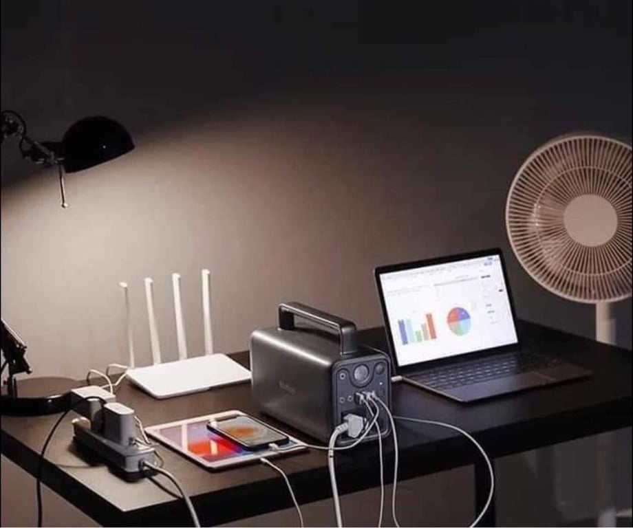 Trạm sạc dự phòng 72000mAh Yoobao EN300 Sạc nhanh PD60W 220V/300W