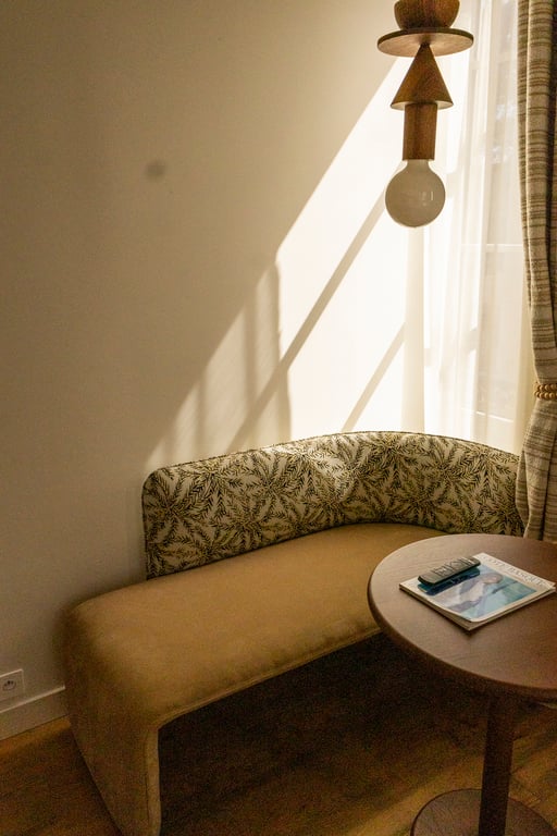 A lounge corner at Hôtel Saint-Julien