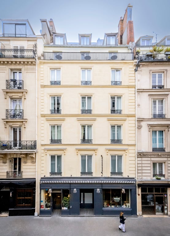 Façade de la maison Paradis à Paris
