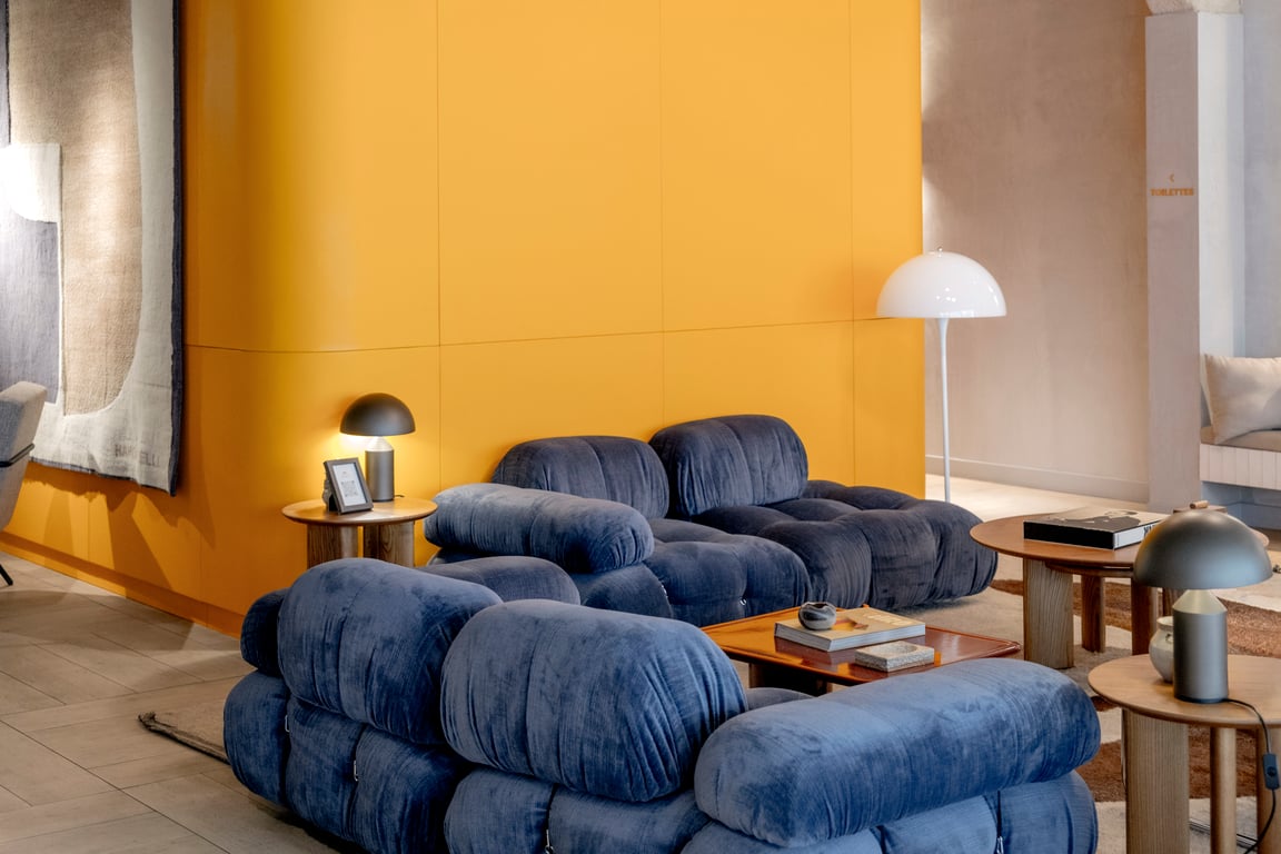 Pilgrim, Paris: lounge with blue sofas