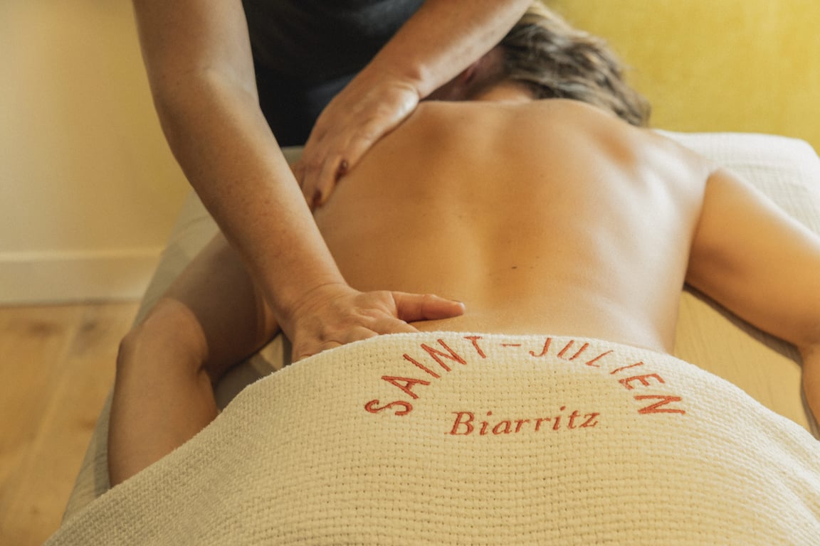 Saint-Julien, Biarritz: spa massage with an embroidered Saint-Julien towel