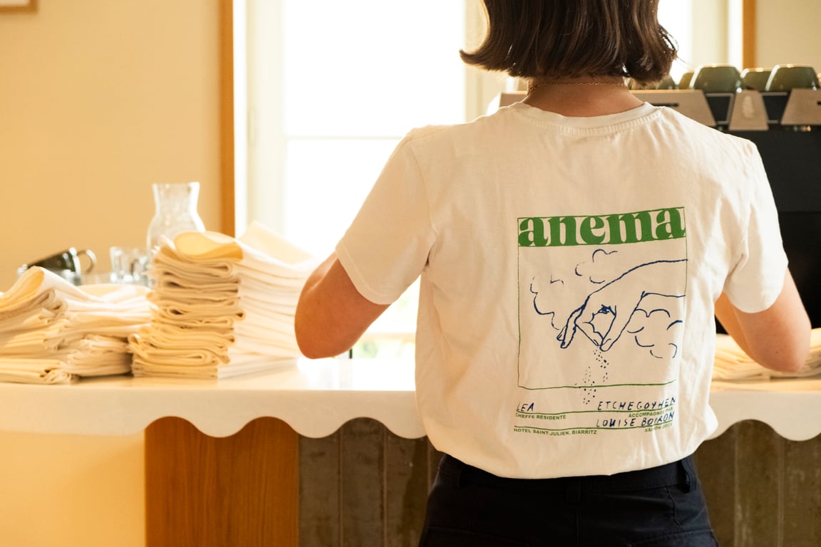 Saint-Julien, Biarritz: Anema team member at work