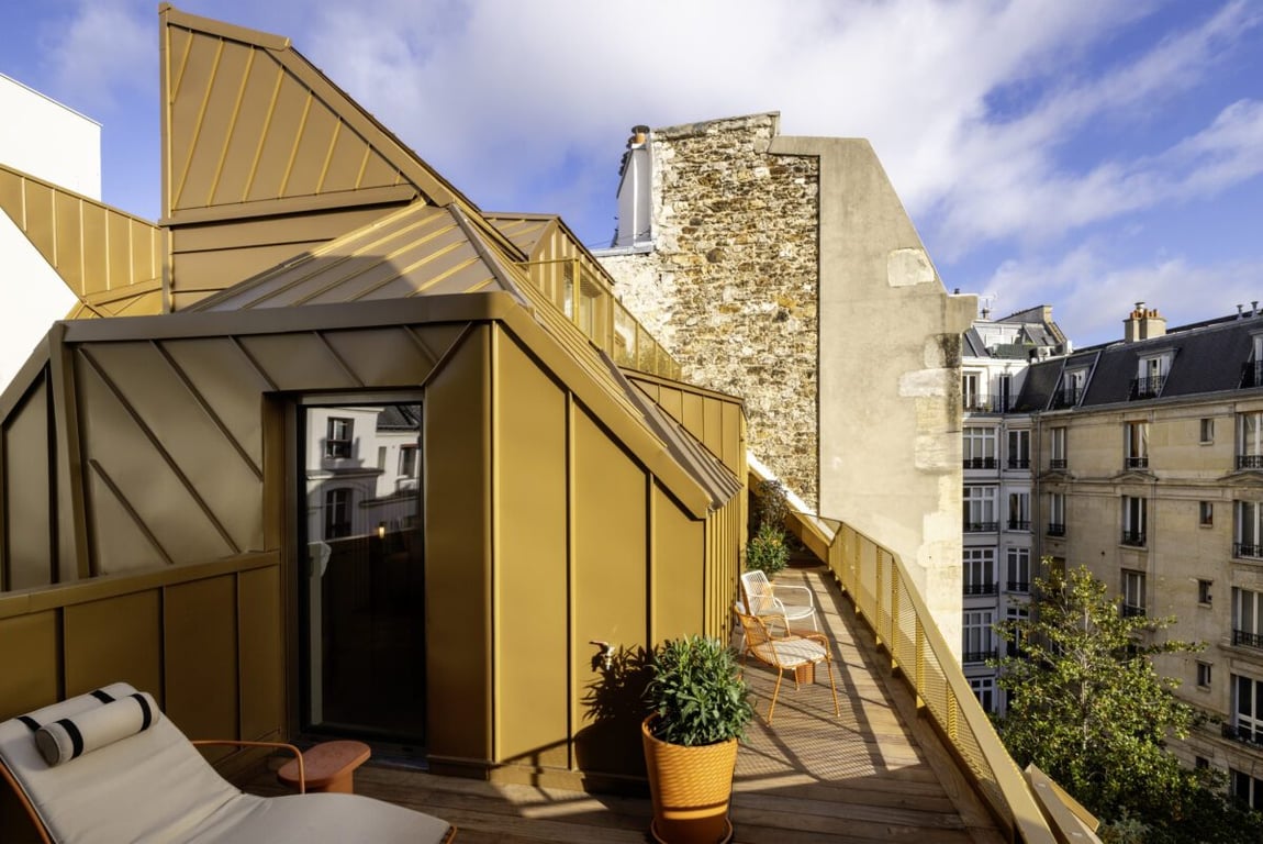 Suite with a terrace at Hotel Pilgrim, Paris