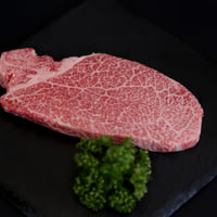 誕生日・お祝いなどの贈り物にピッタリ！　特選黒毛和牛　A4等級以上　ヘレステーキ（ヒレ肉）２枚入り（お肉） - 3
