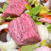 贈り物にピッタリ！　肉旨しみきやの 「黒毛和牛ヒウチ 特上ローストビーフ」 (約300g)（お肉・お惣菜） - 2