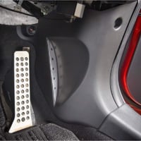 世界初！マツダ CX-5 KE型専用の右足フットレスト付きトリムカバー - 2