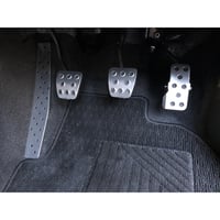 ヤリス 6MT MXPA10 専用 アルミペダル 4点セット ヒール＆トゥ対応 滑り止めバーリング加工 穴あけ不要 日本製 ダックスガーデン ブレーキ アクセル クラッチ フットレスト Made in Japan - 3